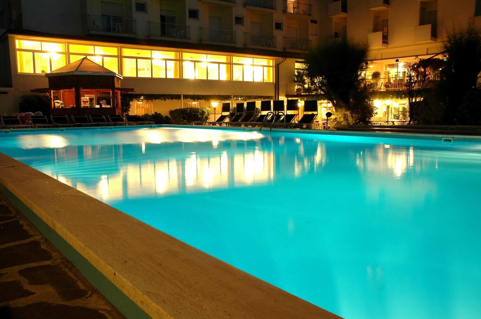 Hotel Doge Морской Милан Экстерьер фото